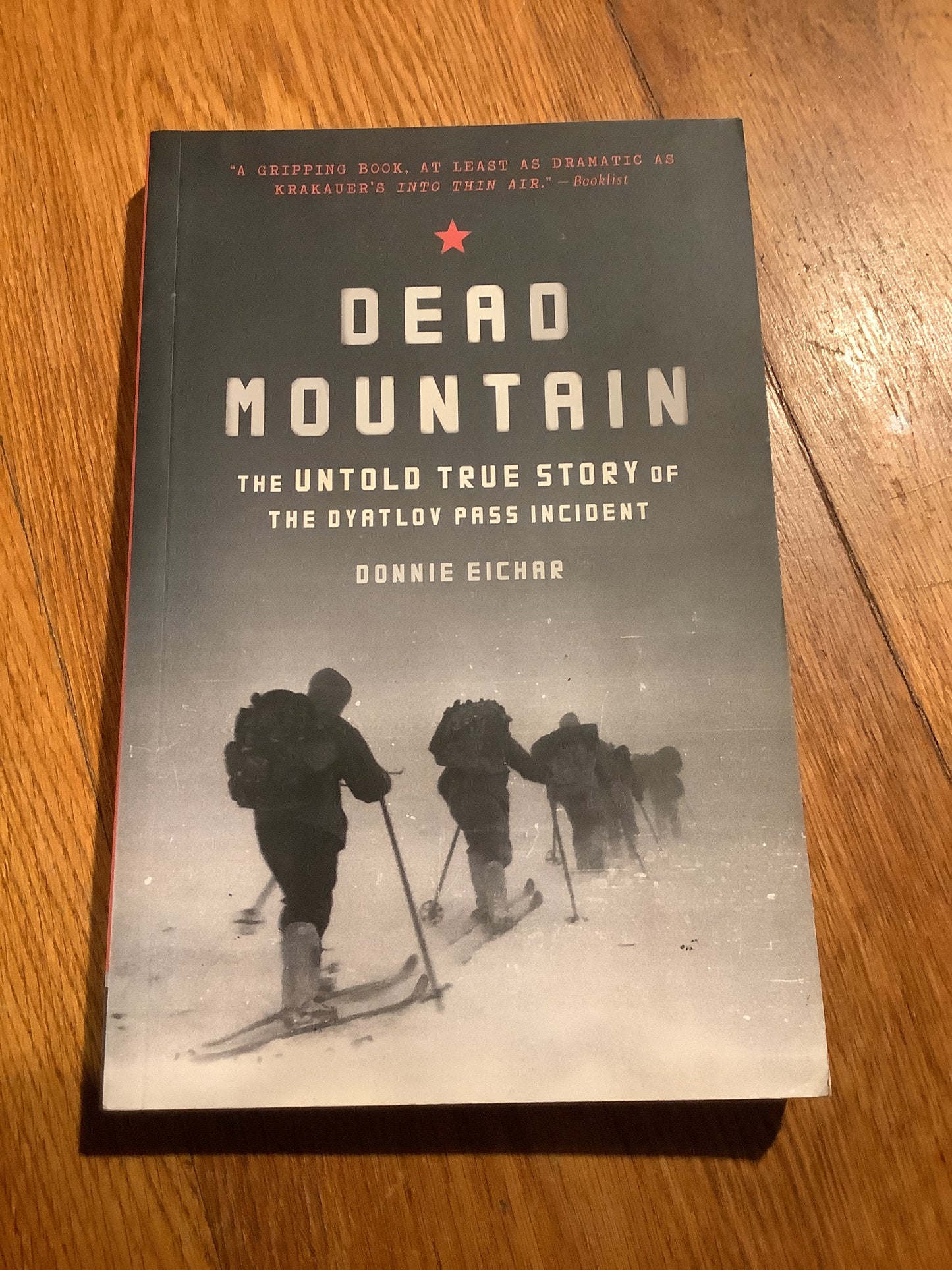 Dead mountain: the untold true story of the Dyatlov Pass incident. Donnie Eichar. 2014.
