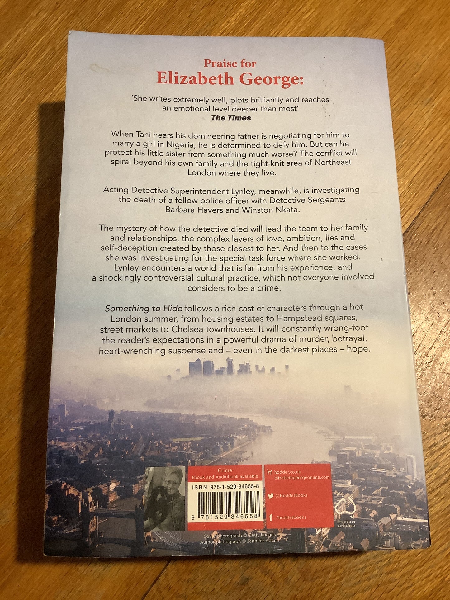 Something to hide. Elizabeth George. 2021.