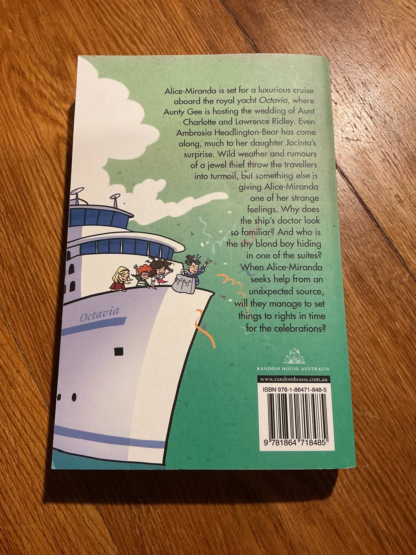 Alice-Miranda at sea. Jacqueline Harvey. 2011.