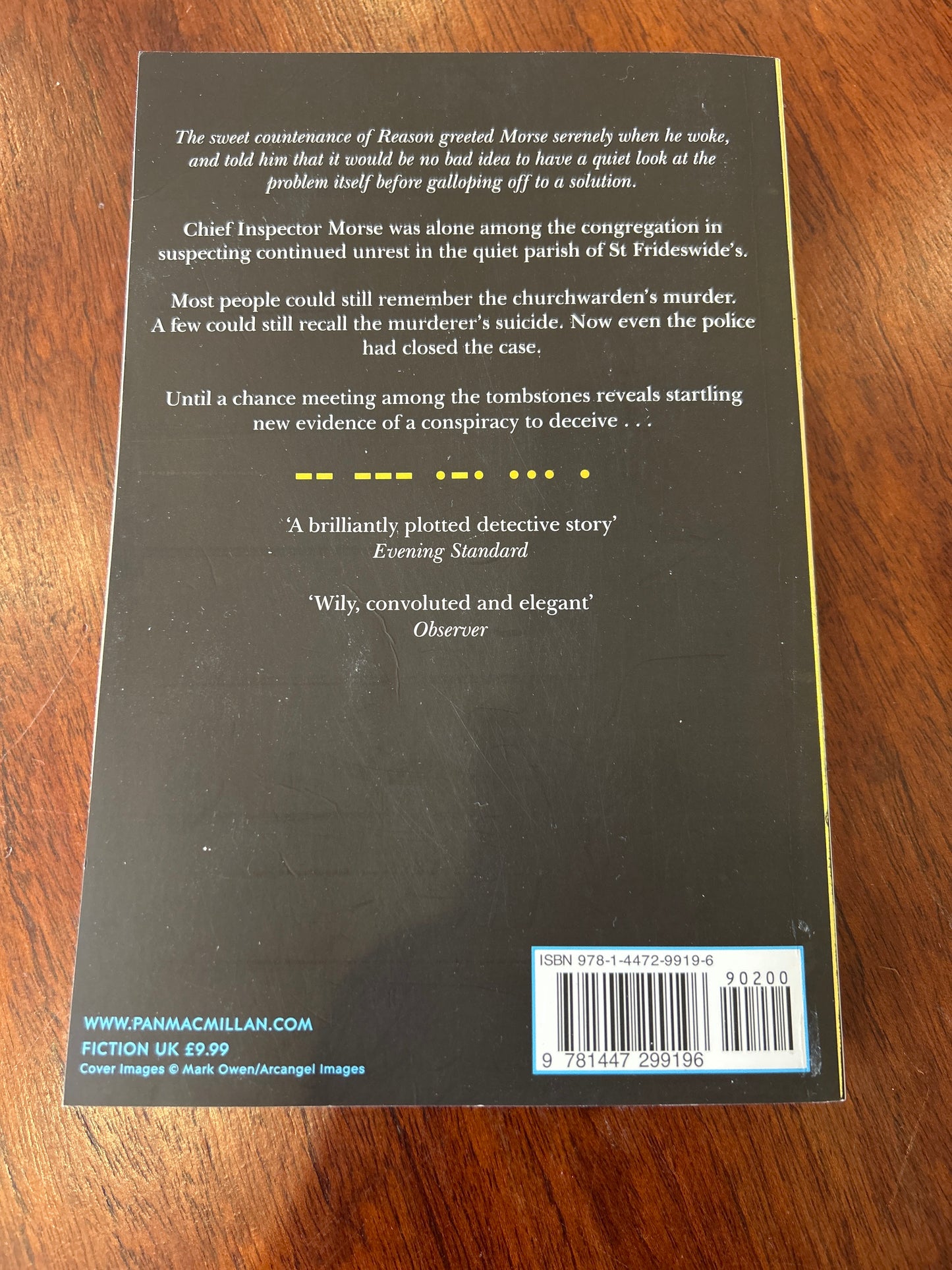 Service of all the dead. Colin Dexter. 2016.