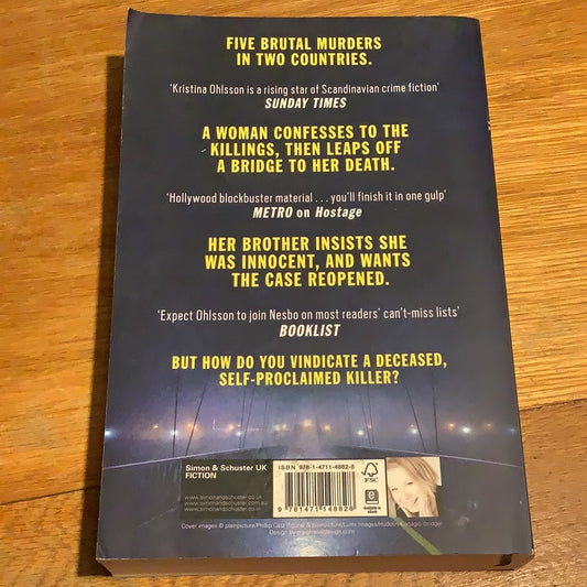 Buried lies. Kristina Ohlsson. 2017.