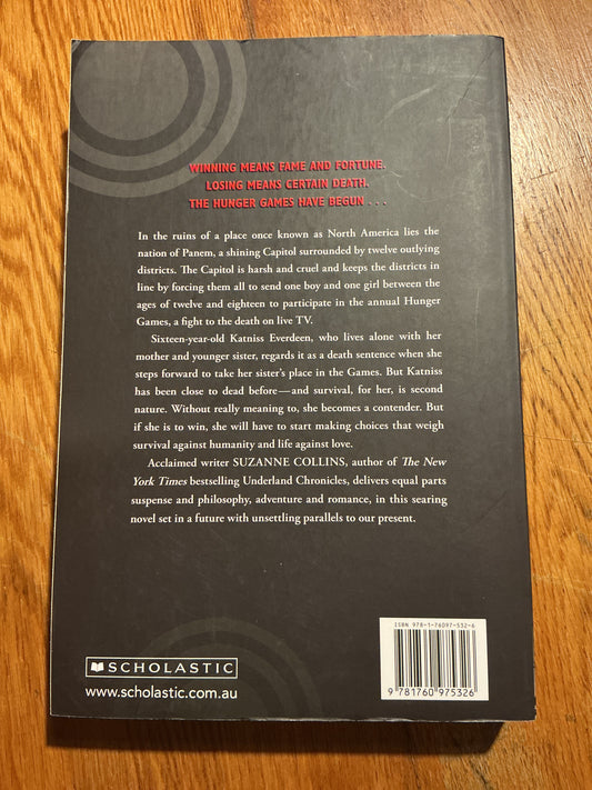 Hunger games. Suzanne Collins. 2020.