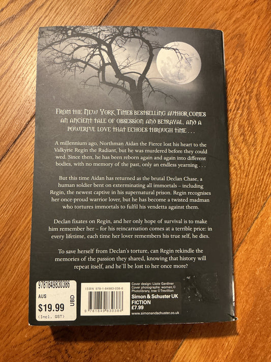 Dreams of a dark warrior. Kresley Cole. 2011.