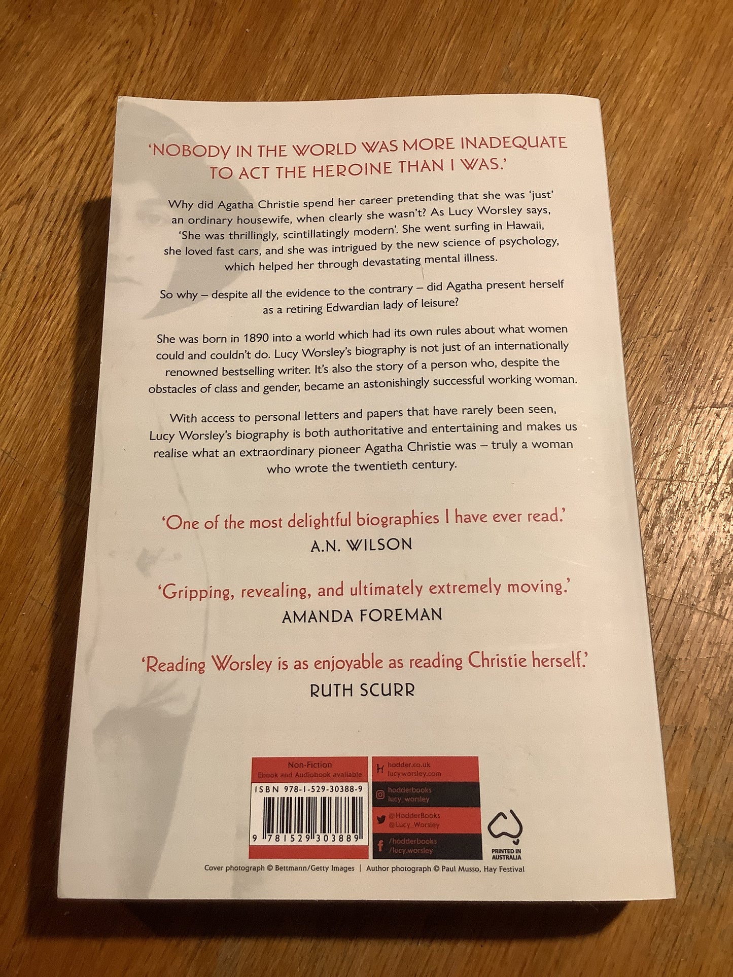 Agatha Christie: a very elusive woman. Lucy Worsley. 2022.