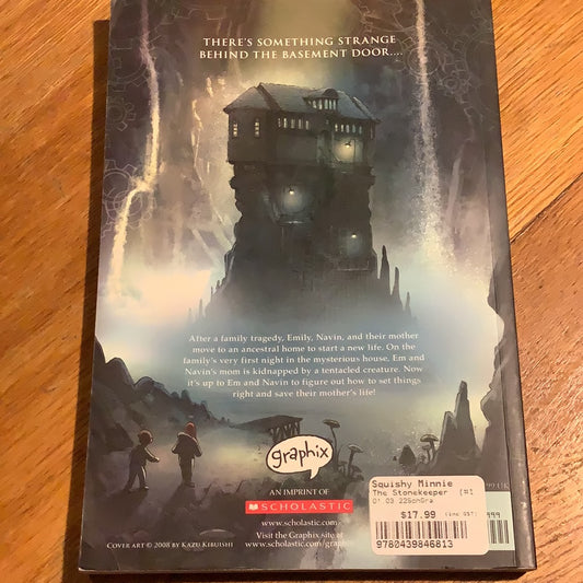 Amulet: the stonekeeper. Kazu Kibuishi. 2008.