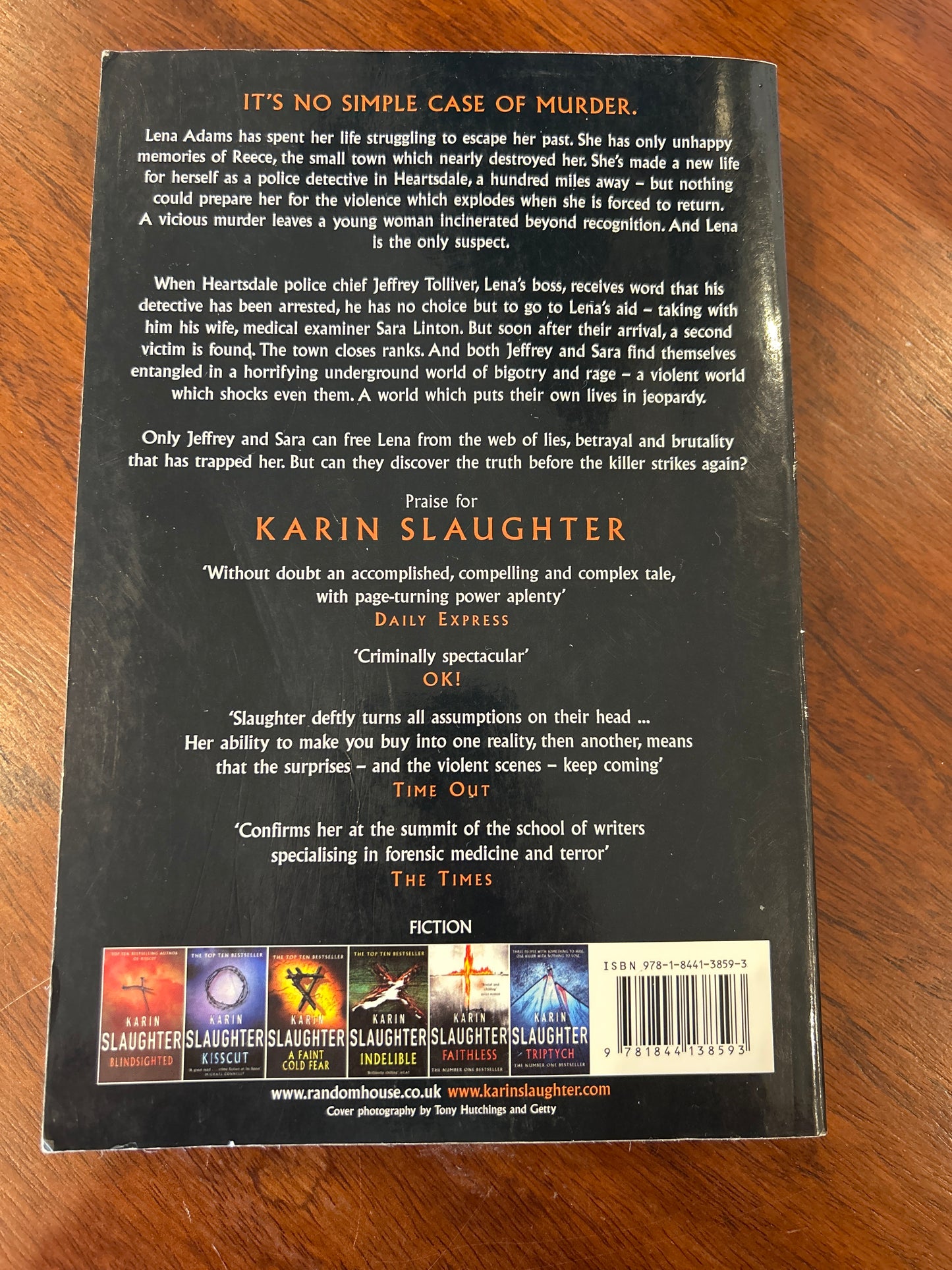 Skin privilege. Karin Slaughter. 2007.