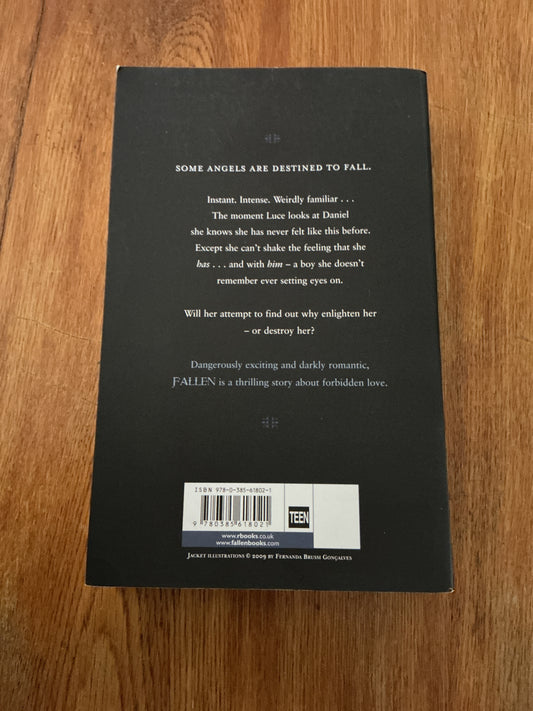 Fallen. Lauren Kate. 2009.