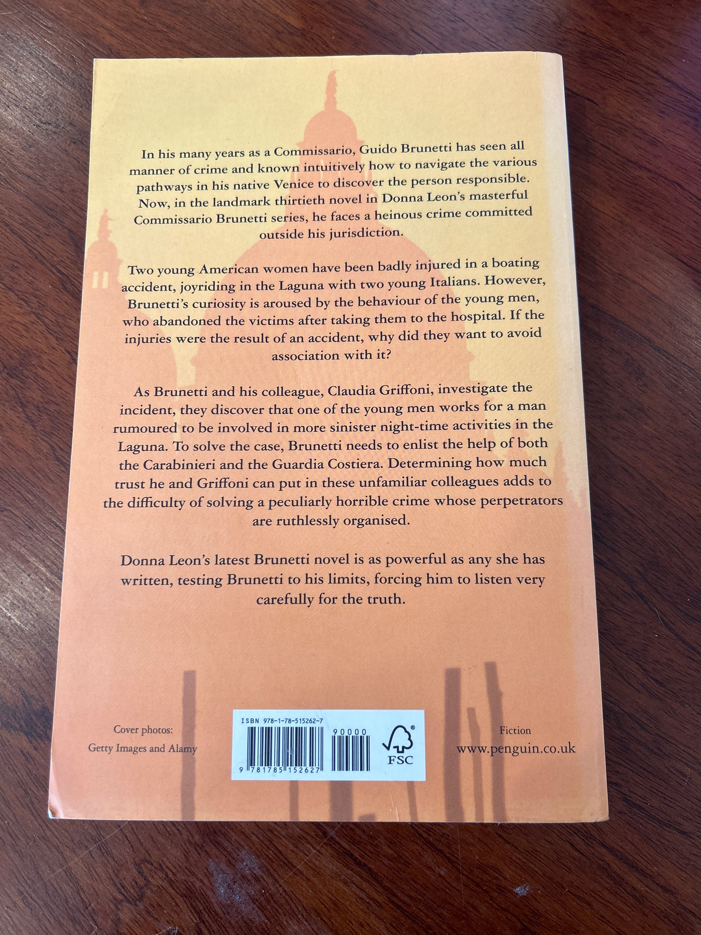 Transient desires. Donna Leon. 2021.