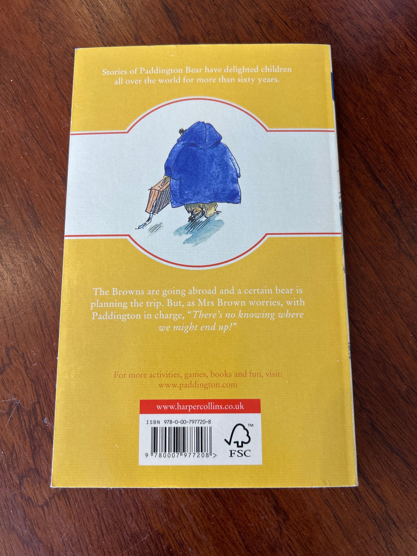 Paddington abroad. Michael Bond. 2019.
