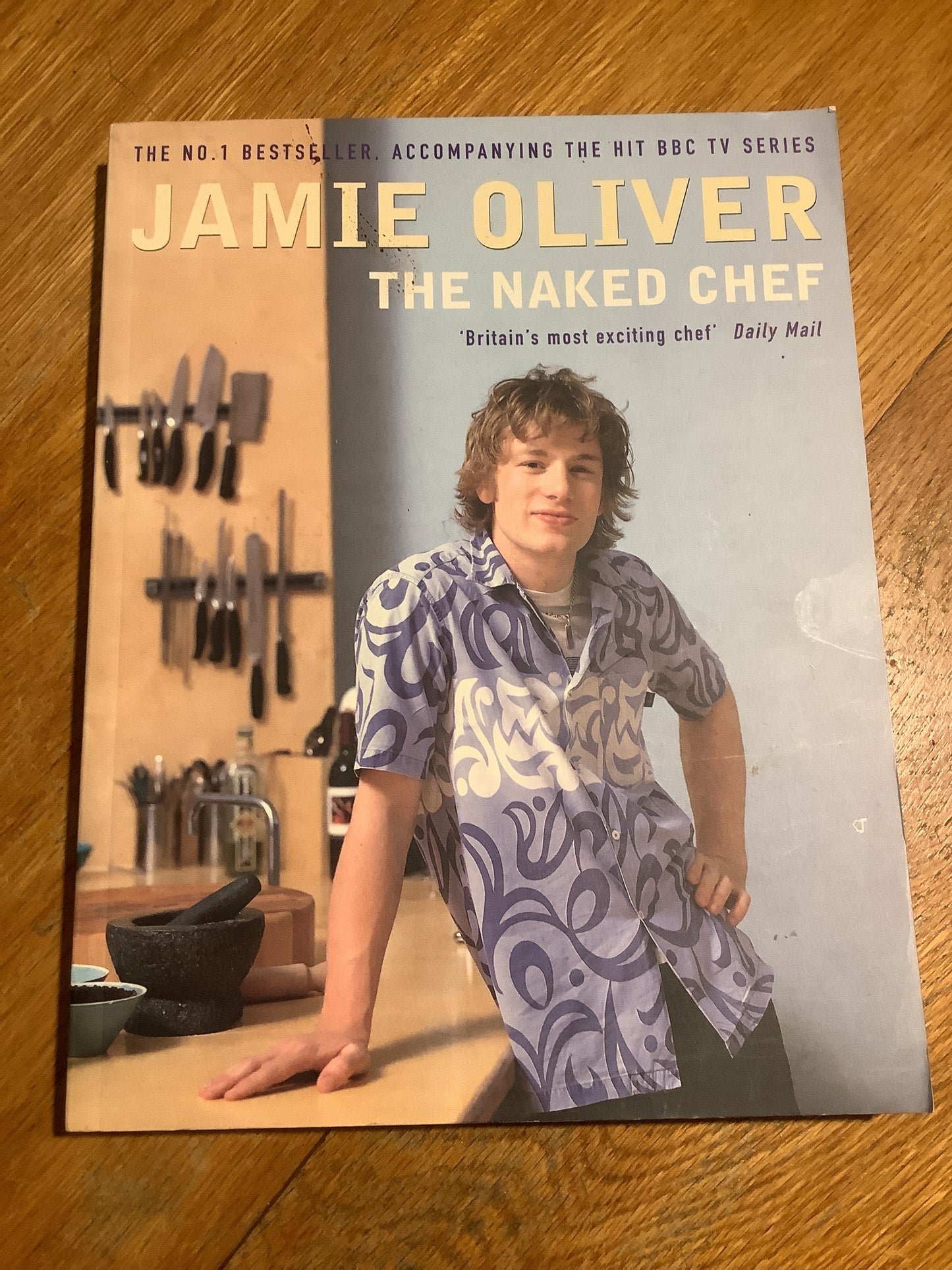 Naked chef. Jamie Oliver. 2001.