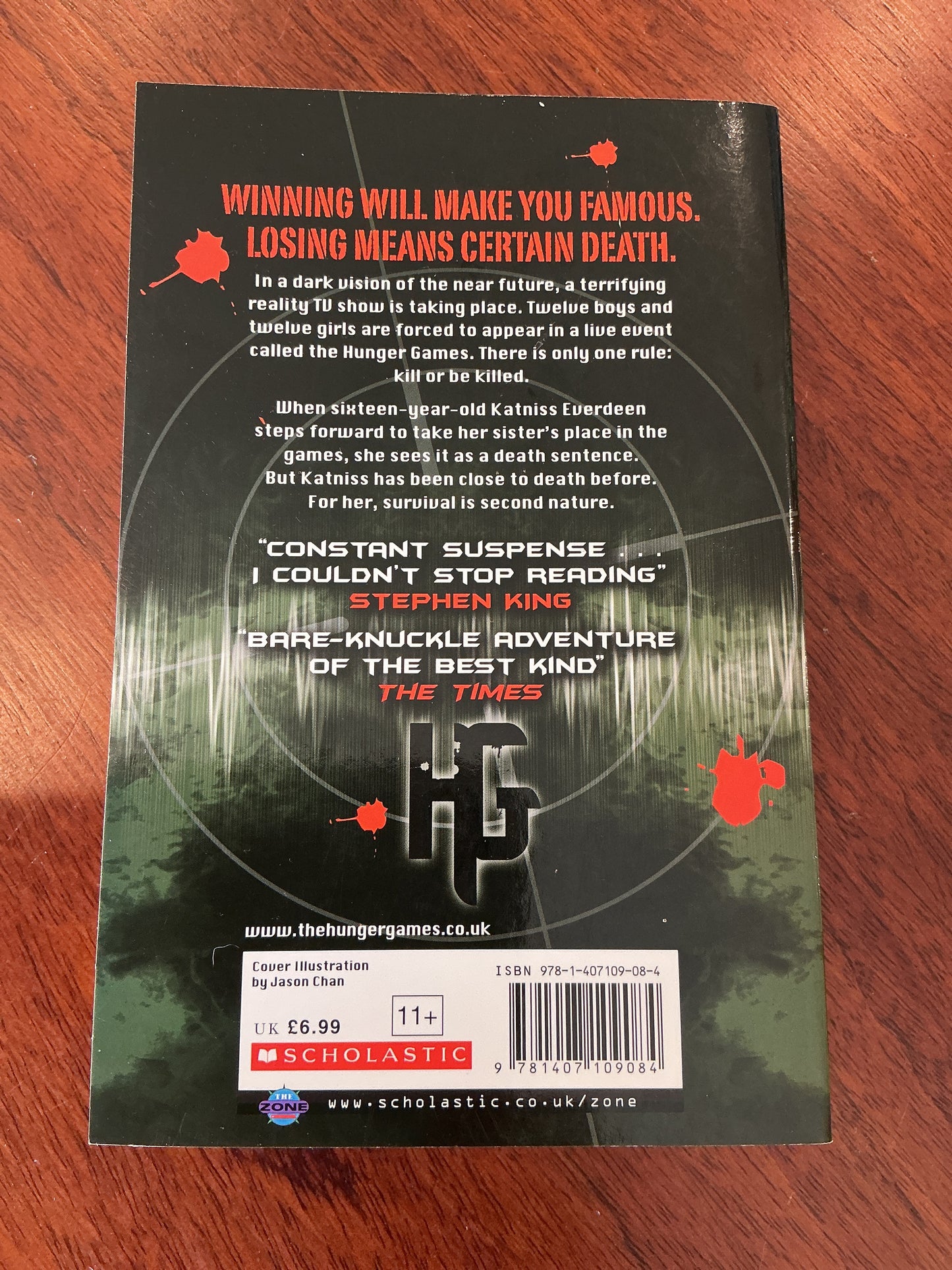 Hunger games. Suzanne Collins. 2009.