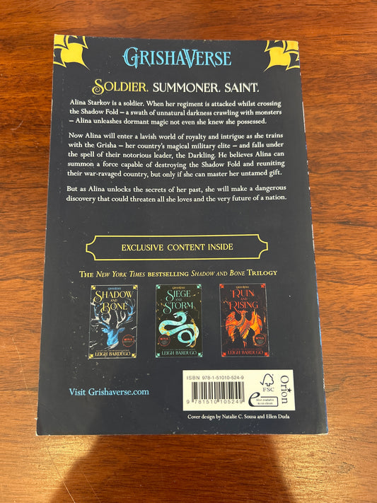 Shadow and bone. Leigh Bardugo. 2018.