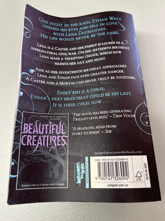 Beautiful darkness. Kami Garcia & Margaret Stohl. 2010.