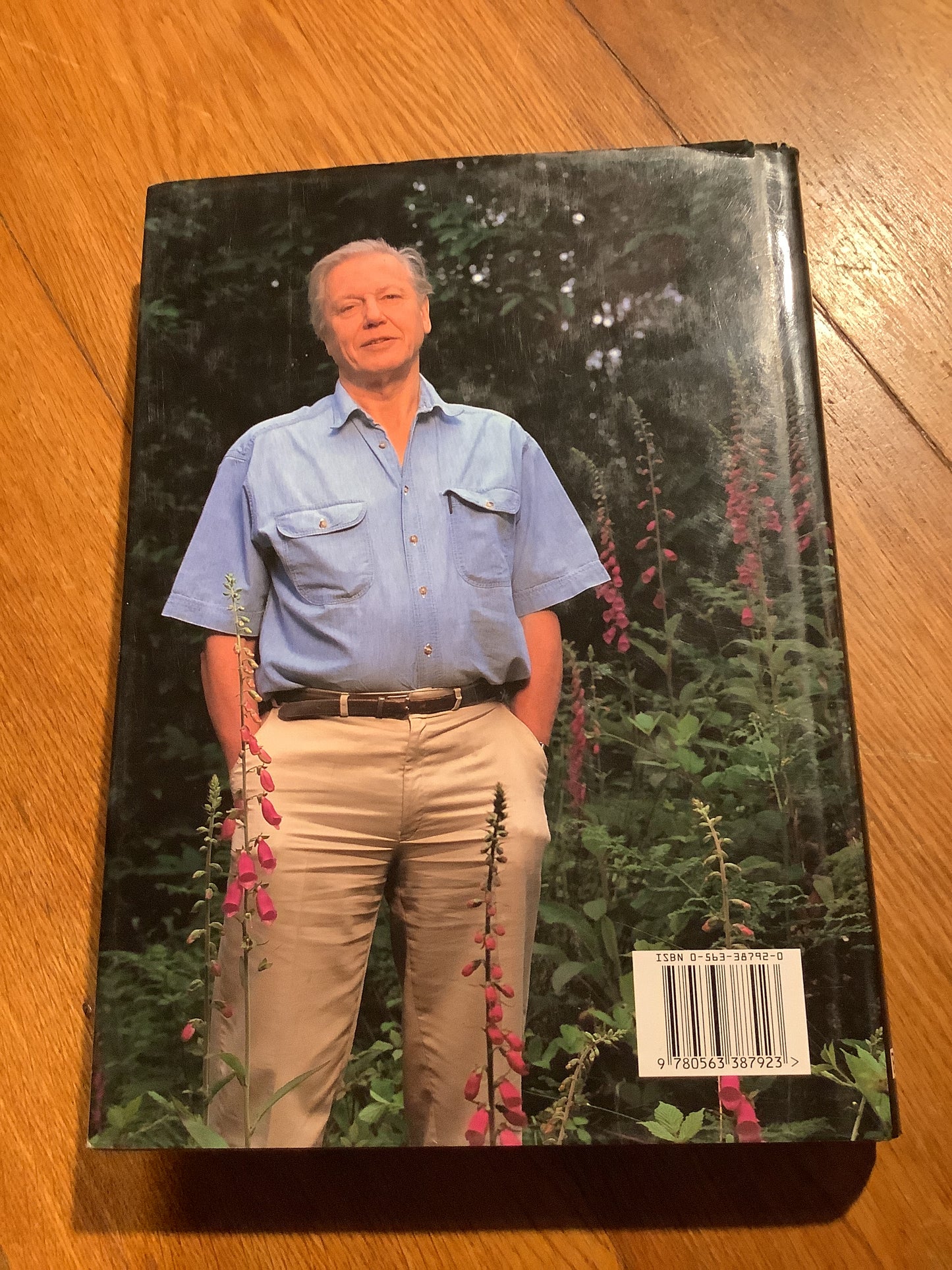 Life of birds. David Attenborough. 1998.