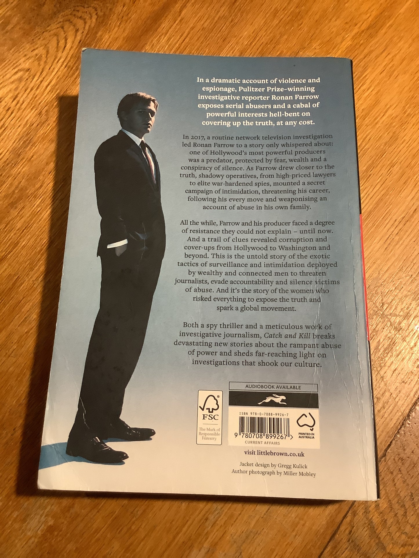Catch and kill: lies, spies and a conspiracy to protect predators. Roman Farrow. 2019.