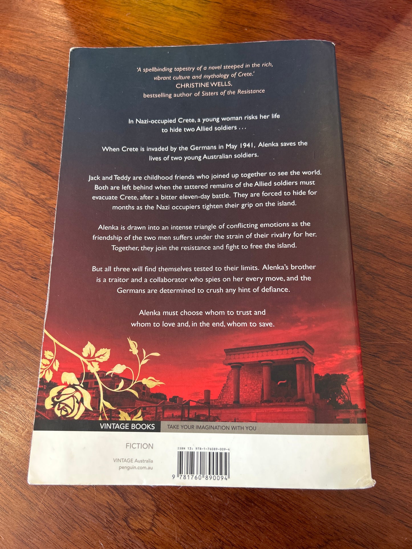 Crimson thread. Kate Forsyth. 2022.