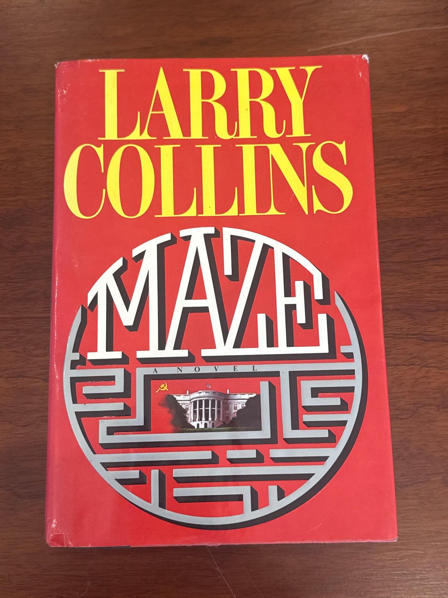 Maze. Larry Collins. 1989.
