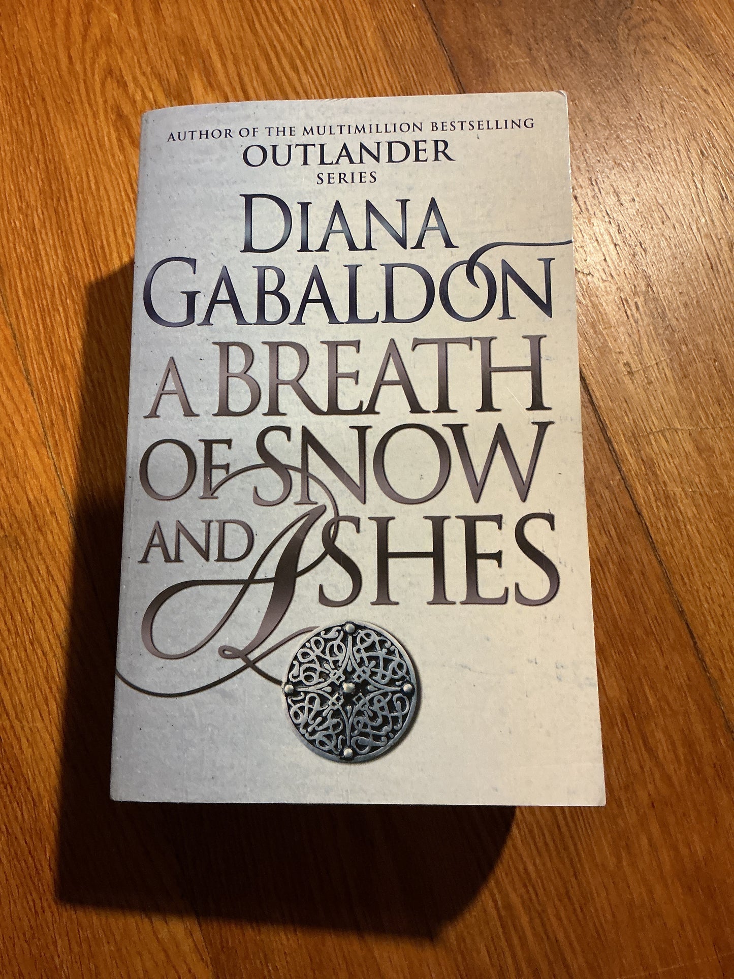 Breath of snow and ashes. Diana Gabaldon. 2006.
