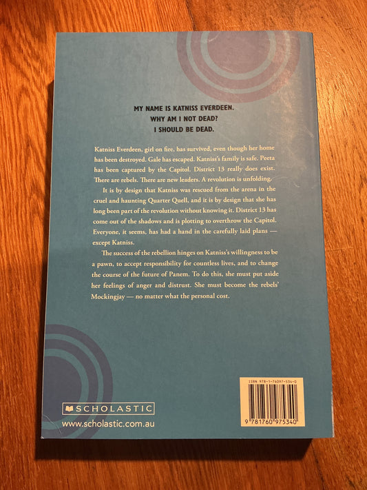 Hunger games: Mockingjay. Suzanne Collins. 2020.