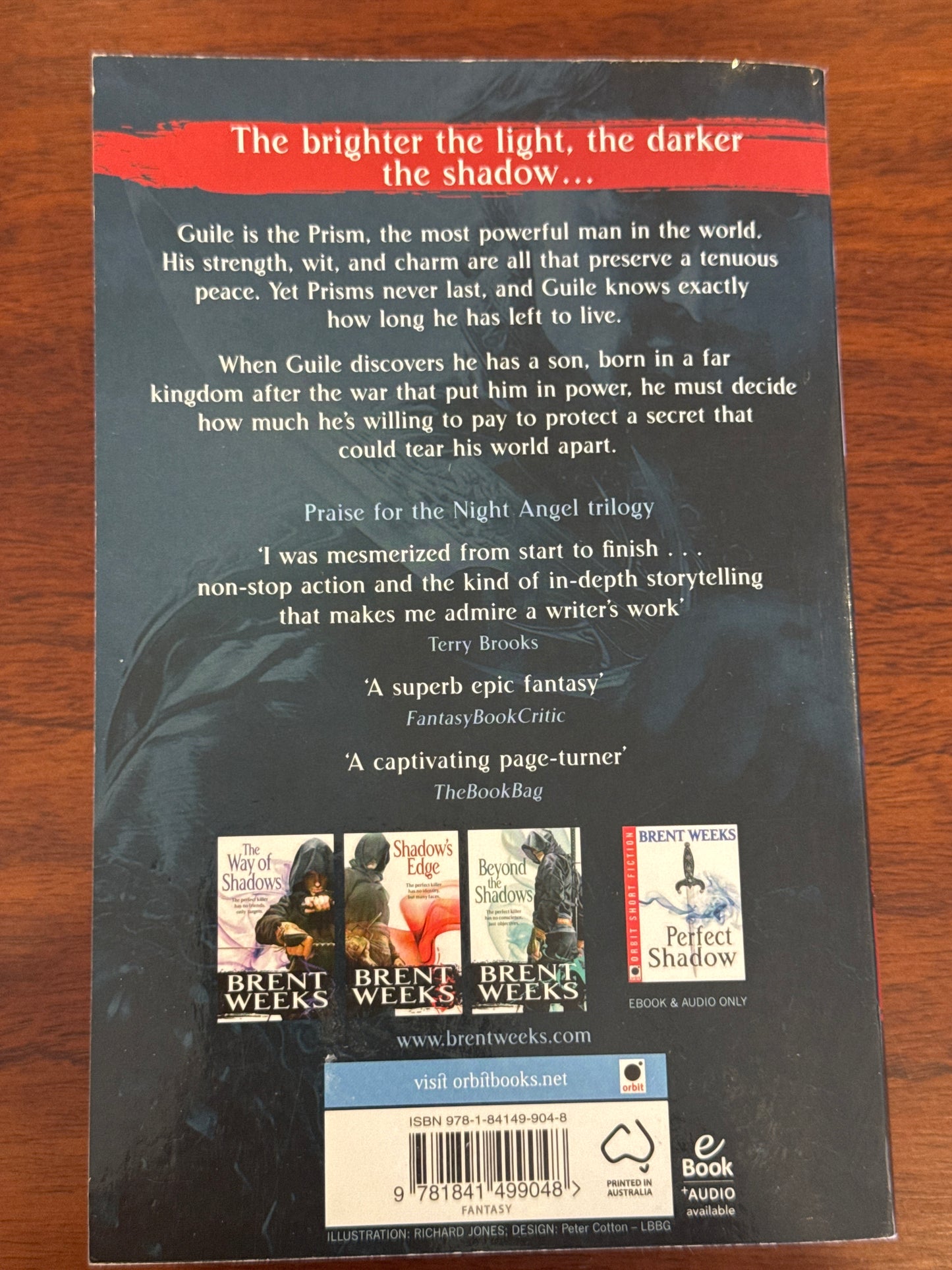 Black prism. Brent Weeks. 2011.