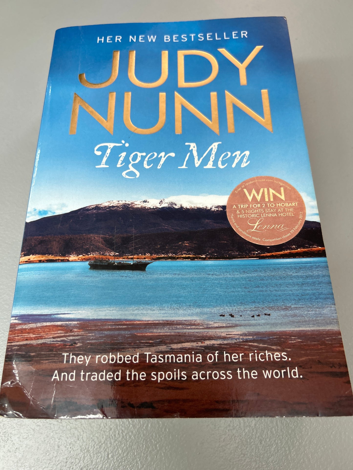 Tiger men. Judy Nunn. 2011.