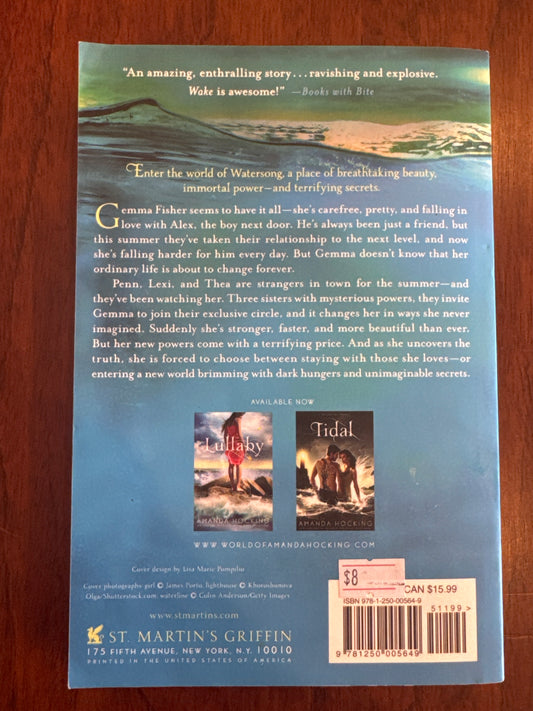 Wake. Amanda Hocking.