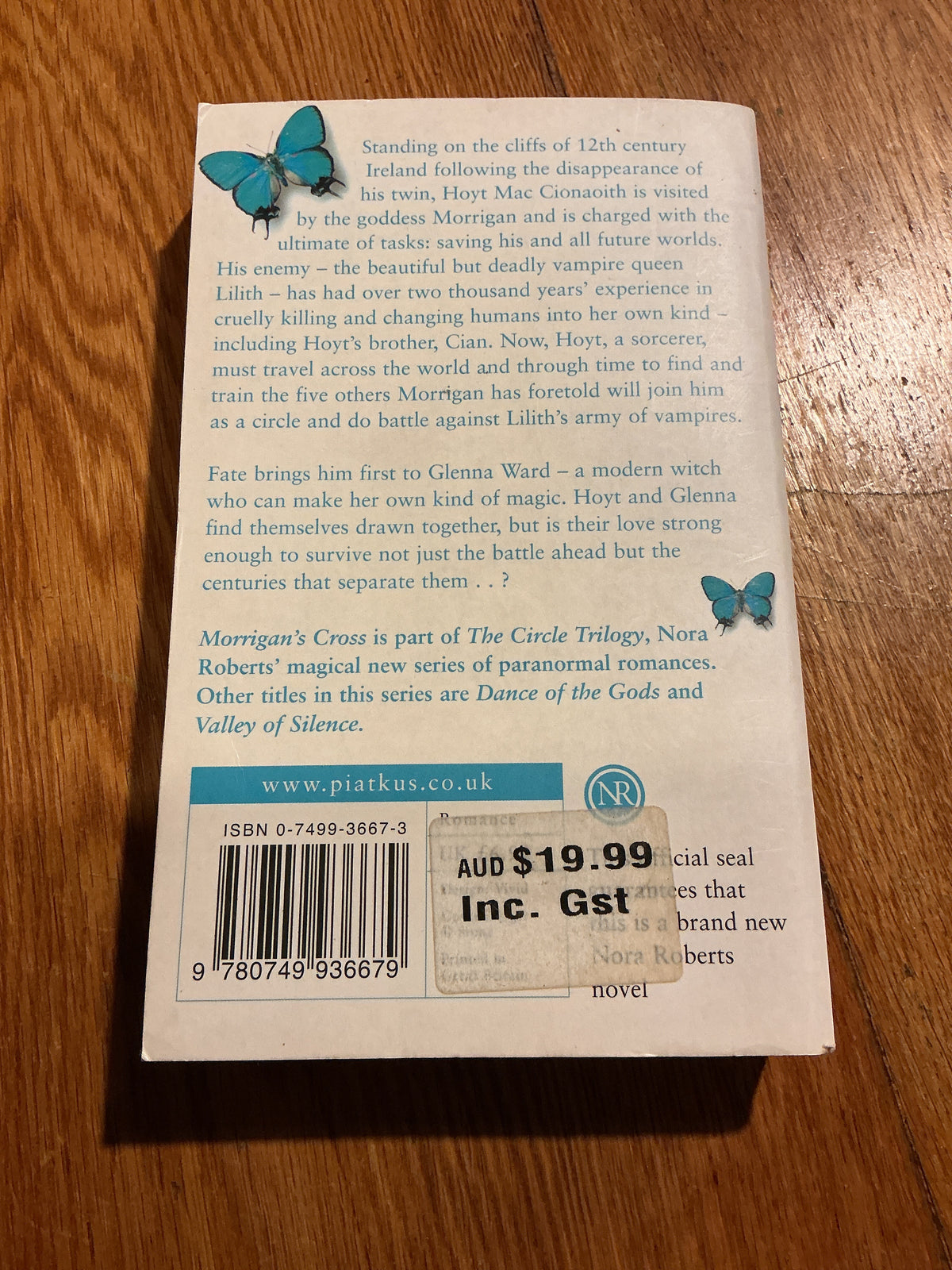 Morrigan’s Cross. Nora Roberts. 2006.
