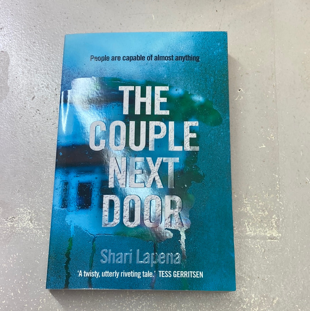 Couple next door. Shari Lapena. 2017.
