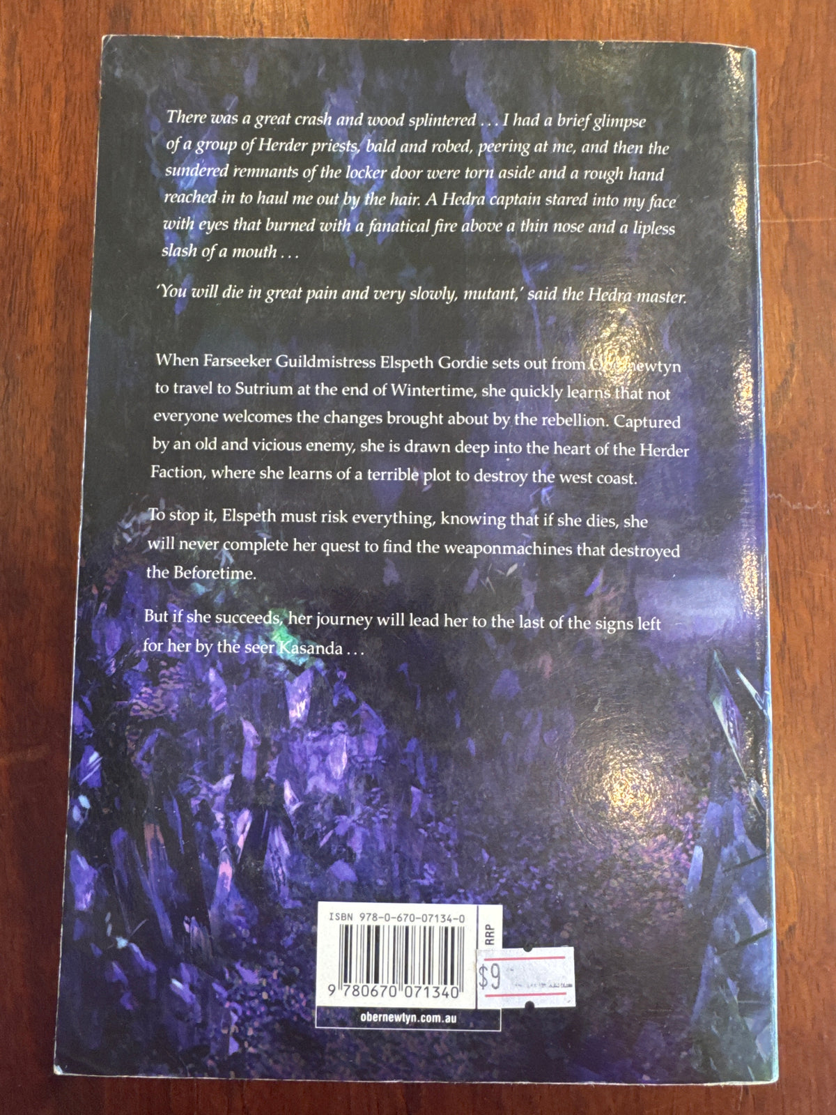 Stone key. Isobelle Carmody. 2009.