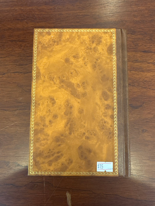 Tale of two cities. Charles Dickens. 2004.