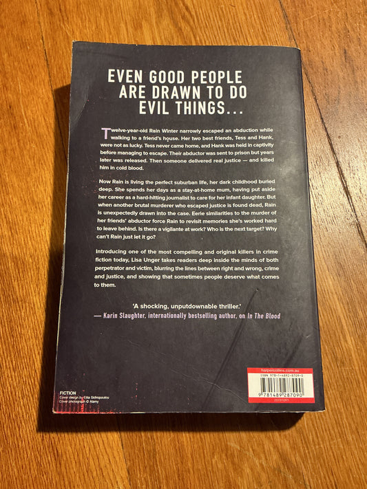 Stranger inside. Lisa Unger. 2019.