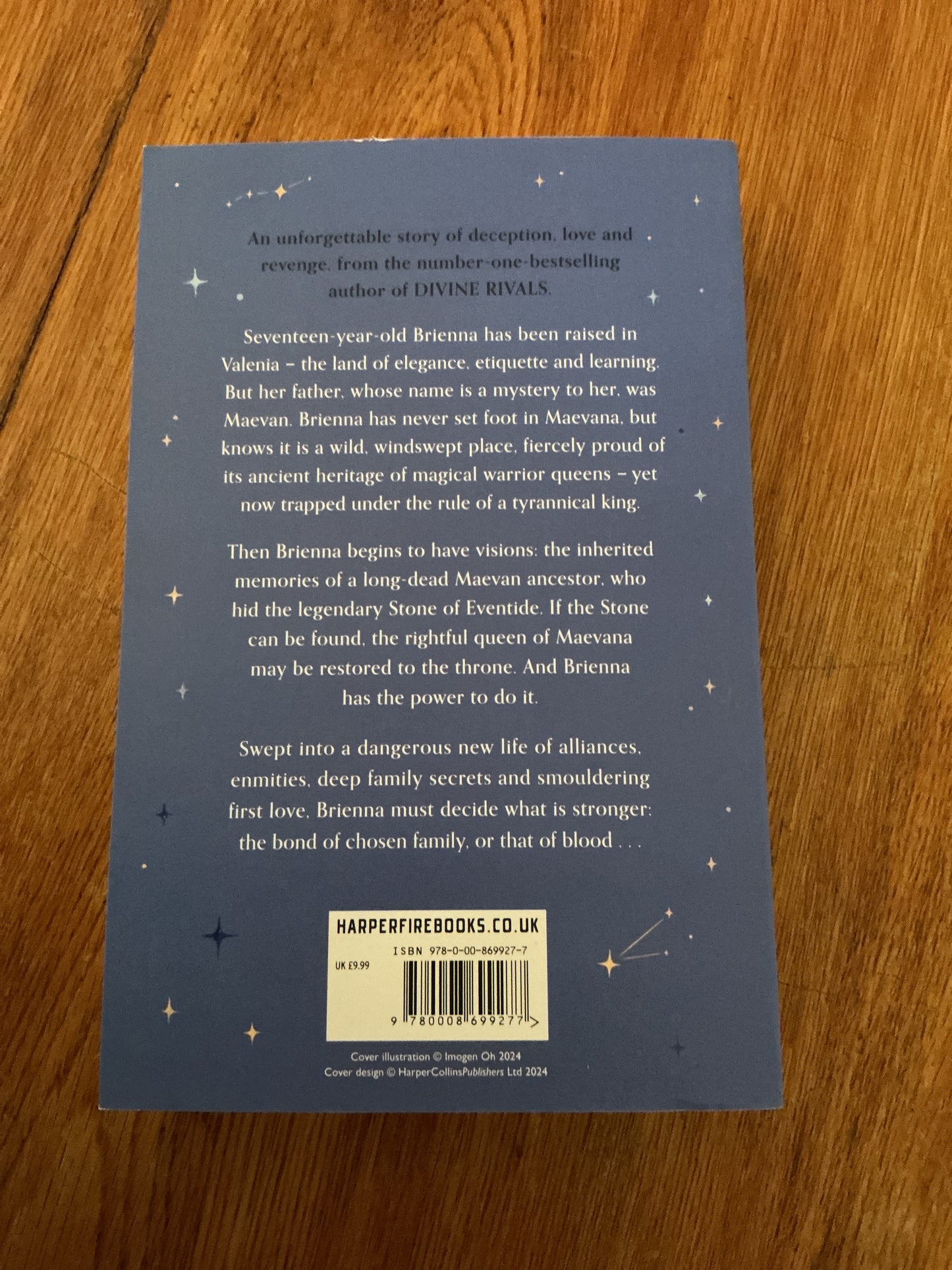 Queen’s rising. Rebecca Ross. 2024.