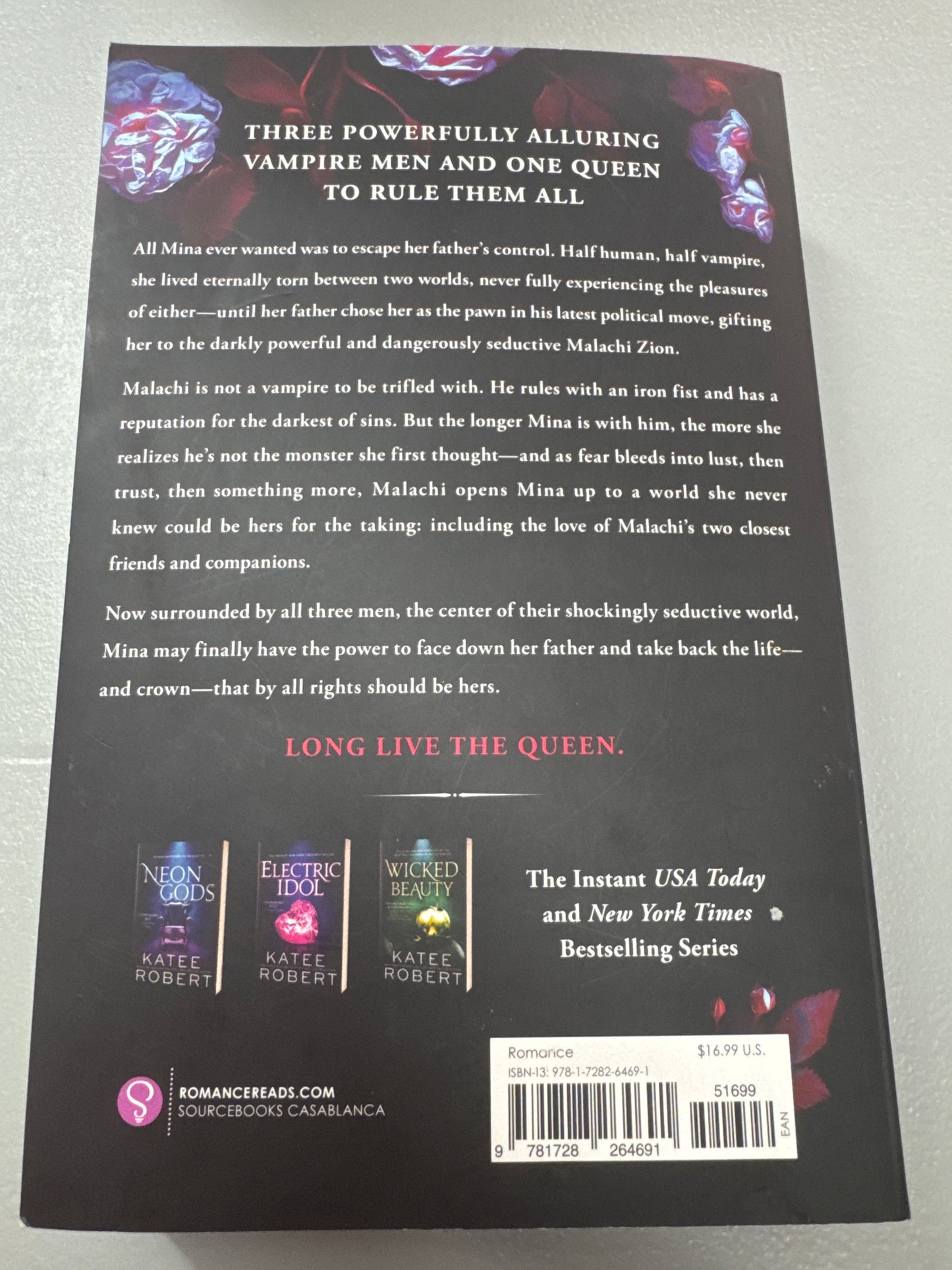 Court of the Vampire Queen. Katee Robert. 2022.