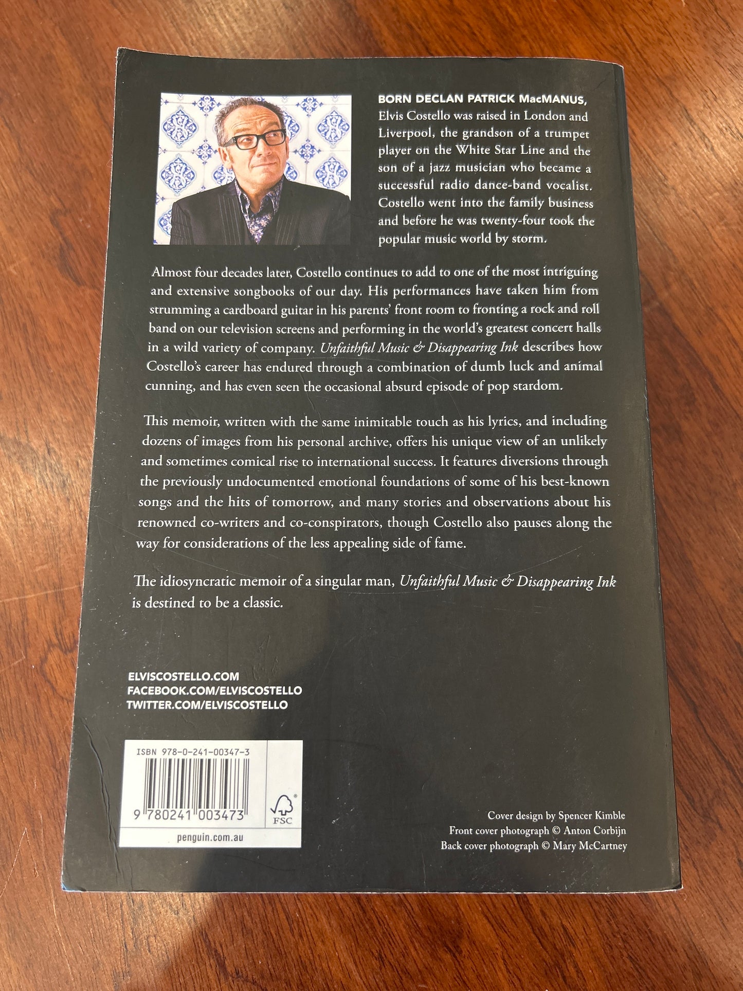 Unfaithful music & disappearing ink. Elvis Costello. 2015.