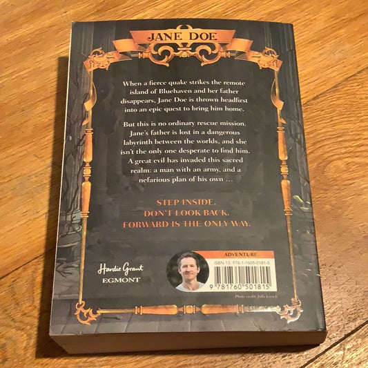 Jane Doe and the cradle of all worlds. Jeremy Lachlan. 2018.