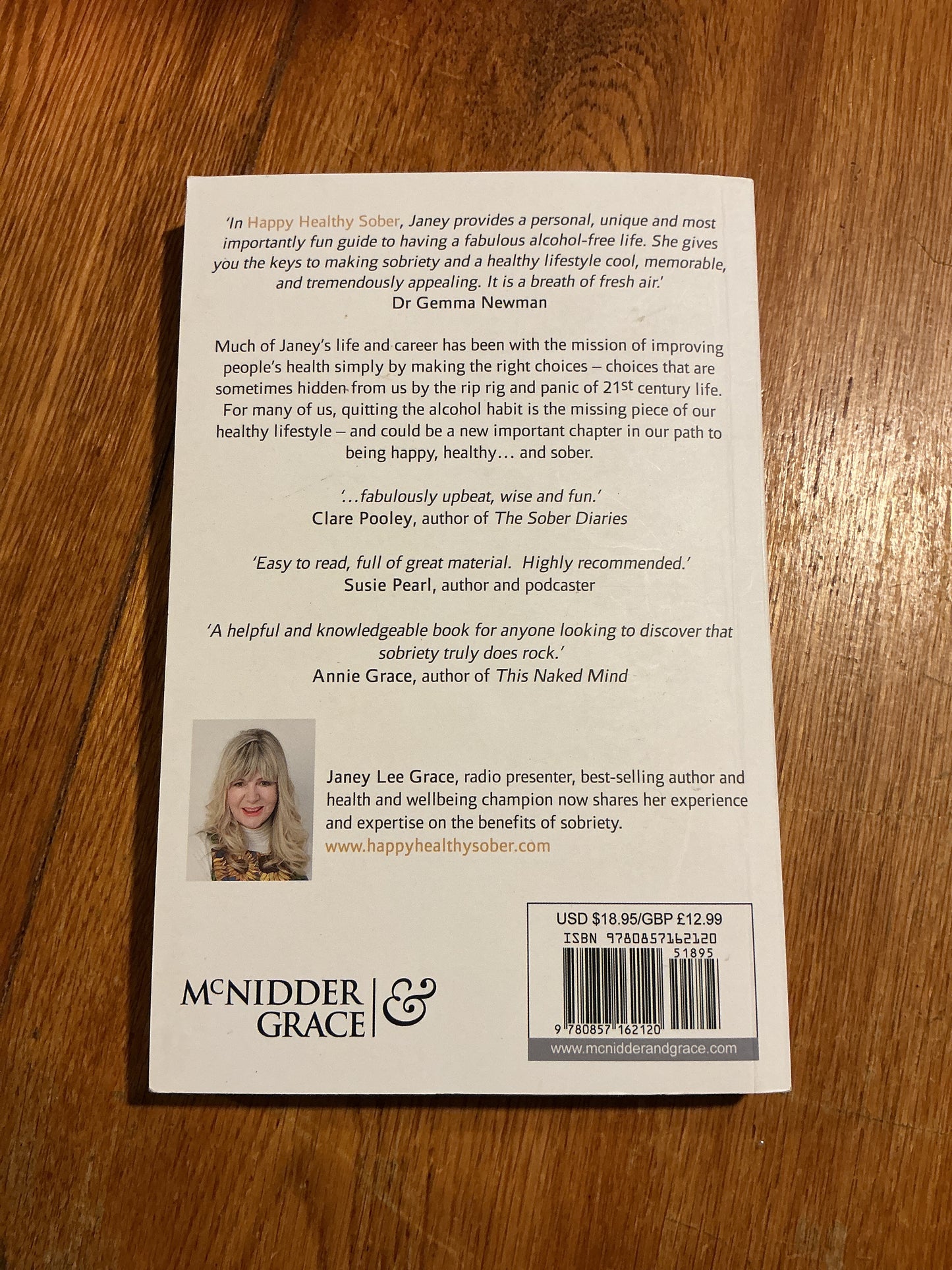 Happy healthy sober: ditch the booze and take control of your life. Janet Lee Grace. 2021.