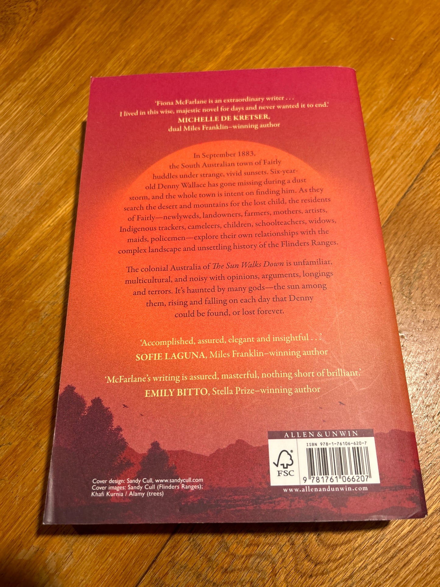 The Sun walks down. Fiona McFarlane. 2022.