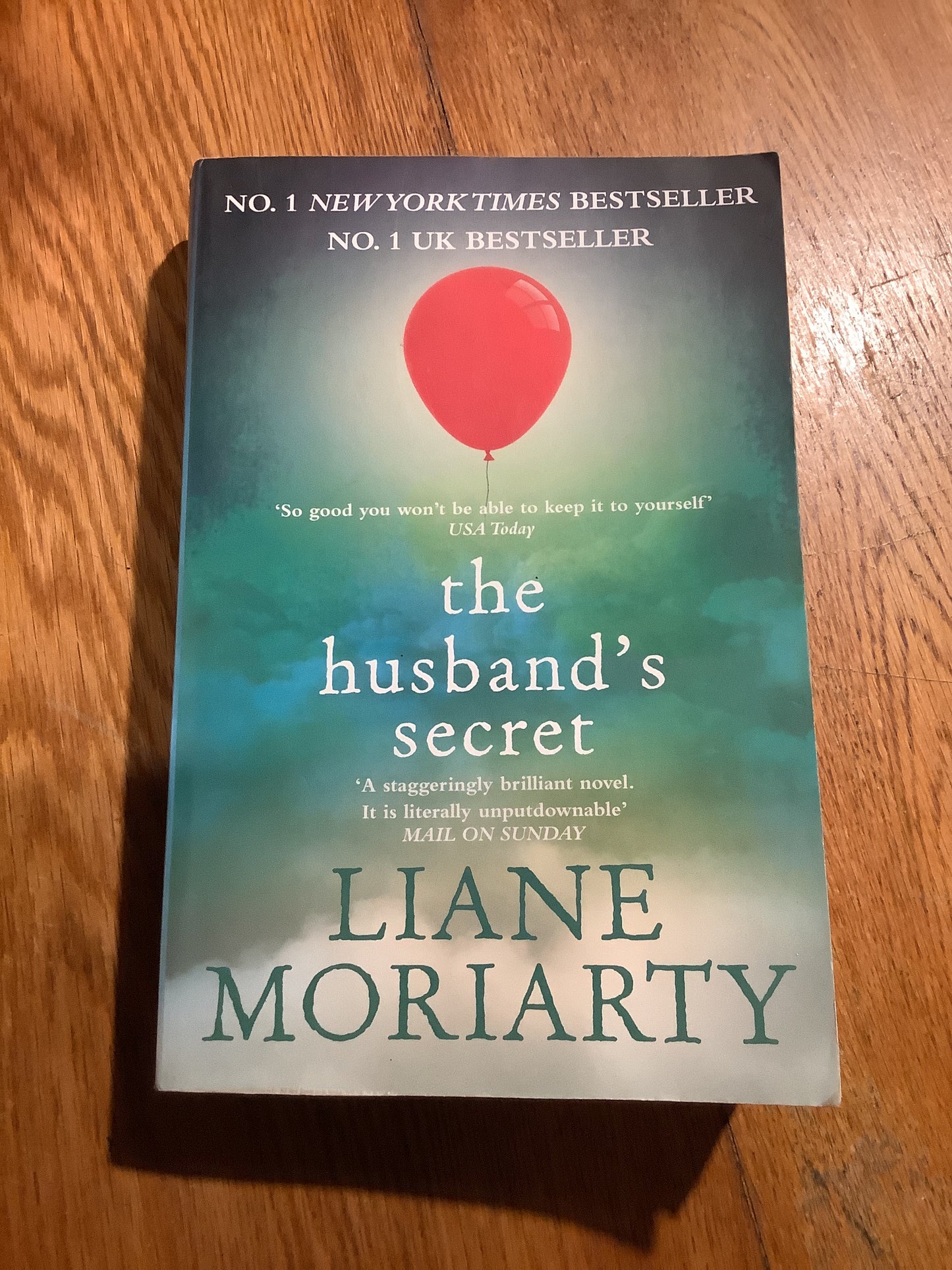 Husband's secret. Liane Moriarty. 2018.