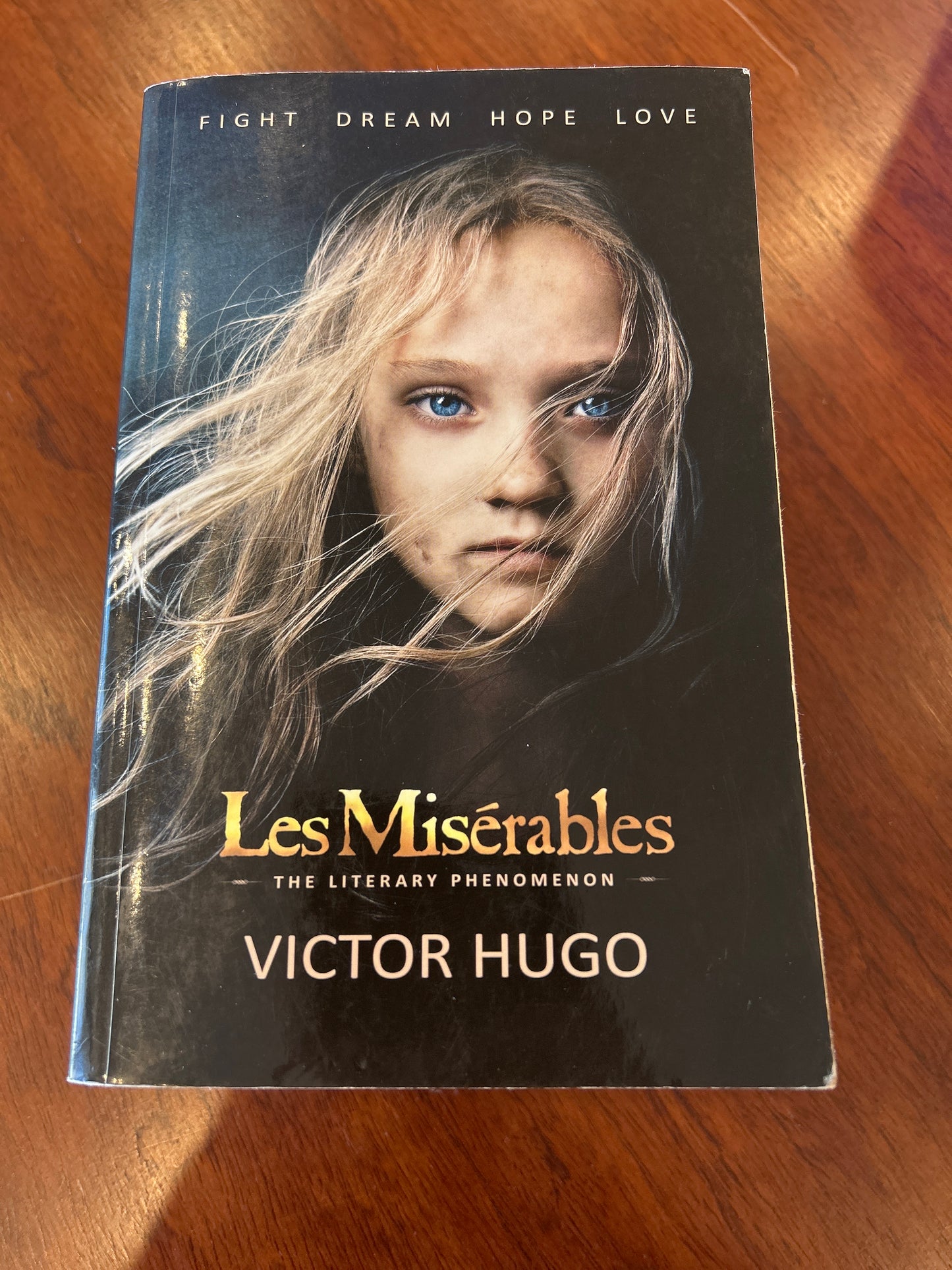 Les miserables. Victor Hugo. 2012.