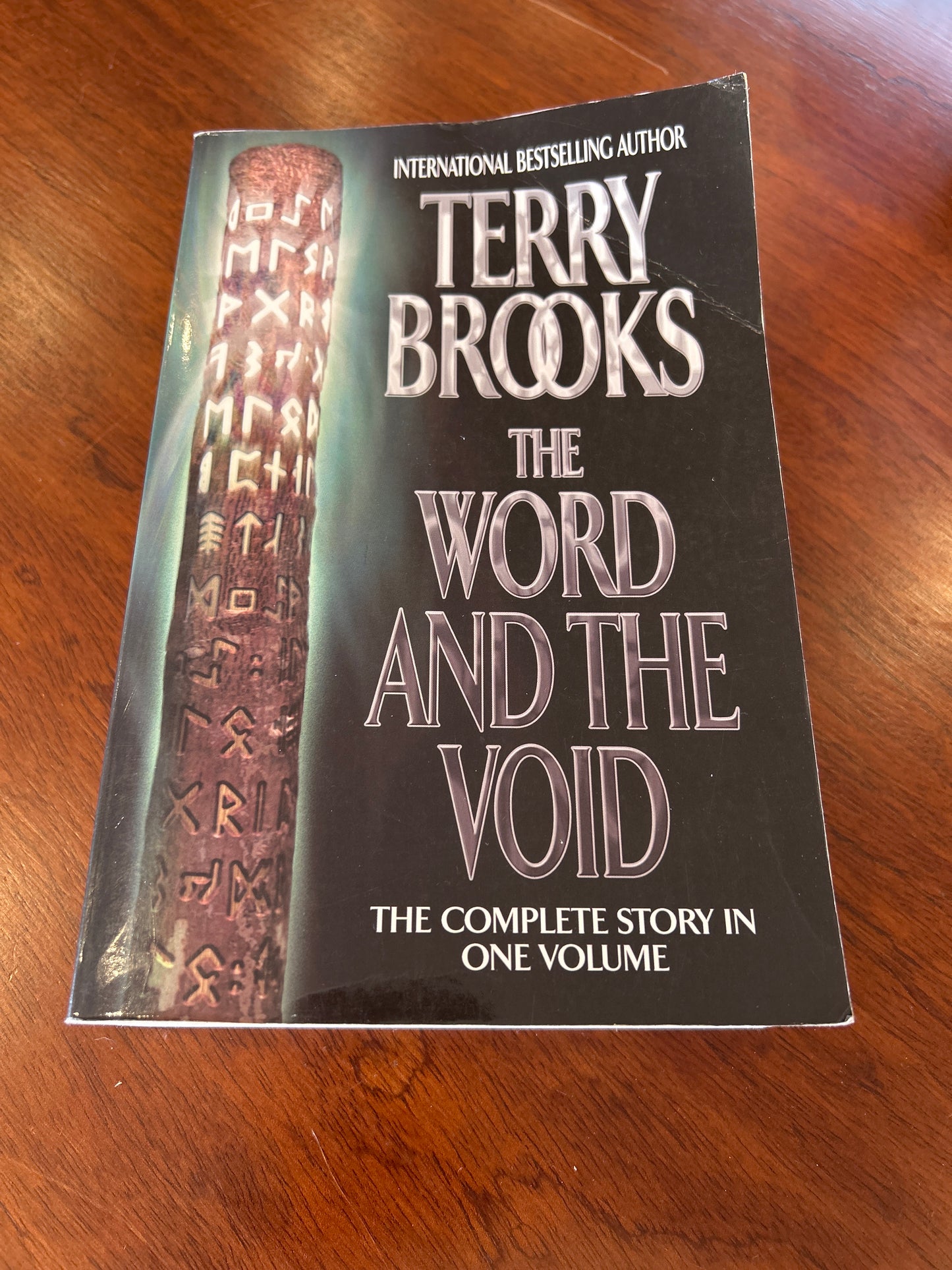 The Word and the void. Terry Brooks. 2005.