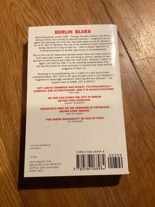 Spy line. Len Deighton. 1990.