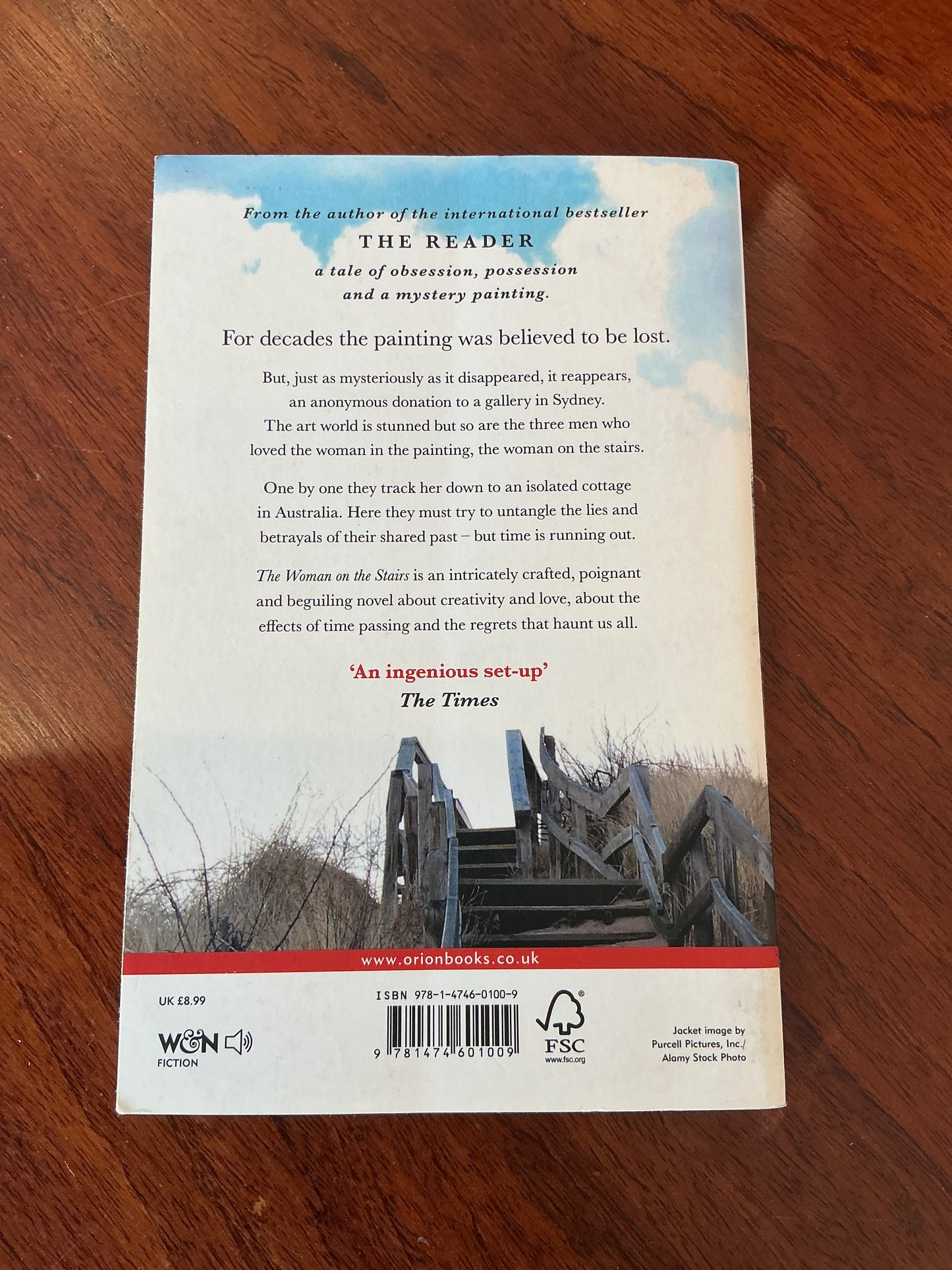 Woman on the stairs. Bernard Schlink. 2017.