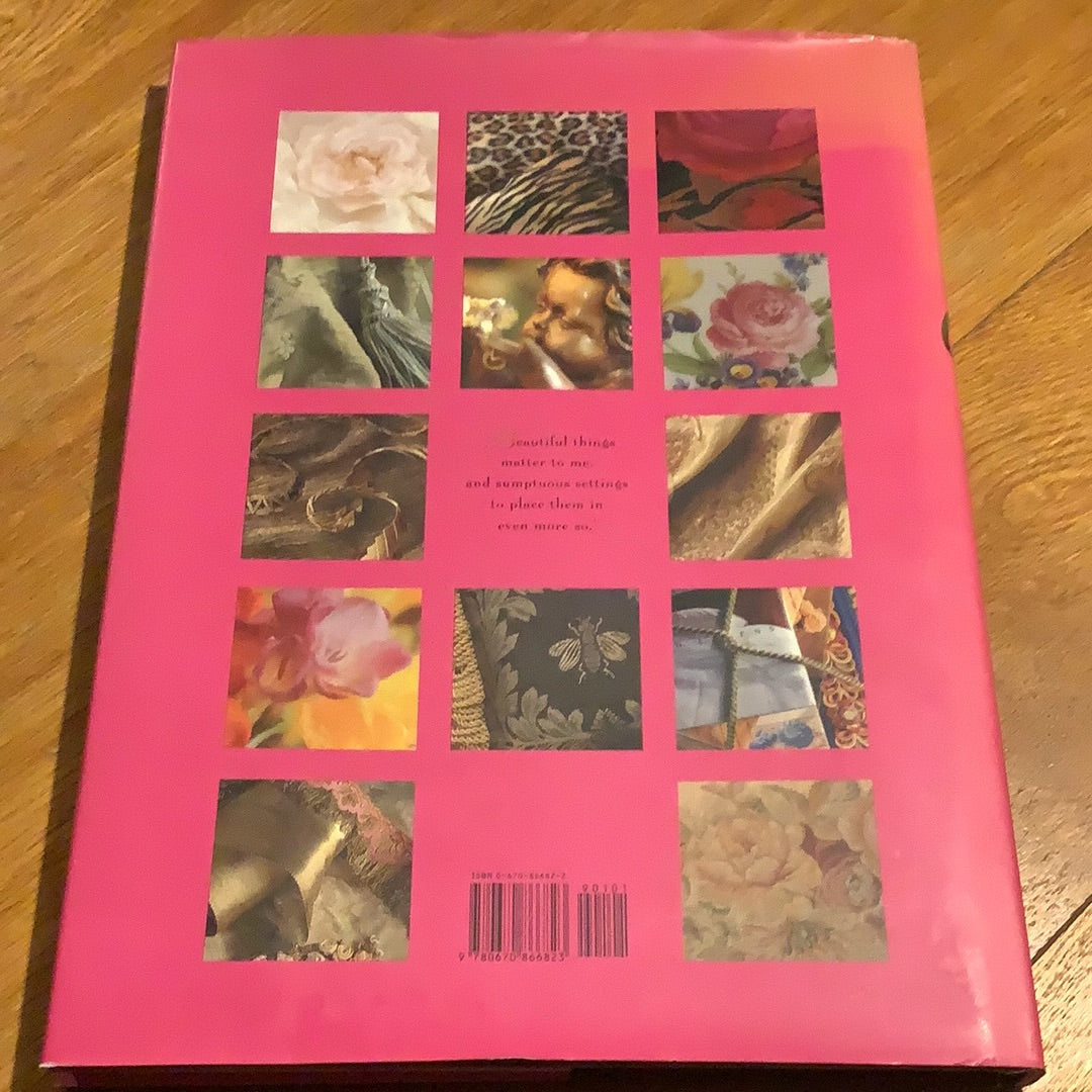 Kaye Pyke’s sumptuous settings: beautiful embroidery for decoration and display. Kaye Pyke. 1997.