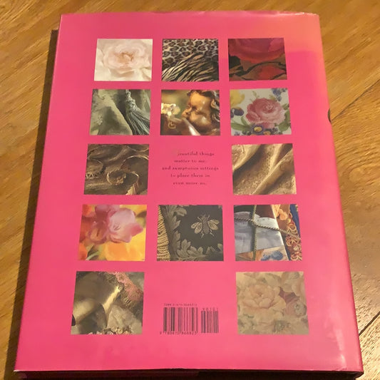 Kaye Pyke’s sumptuous settings: beautiful embroidery for decoration and display. Kaye Pyke. 1997.