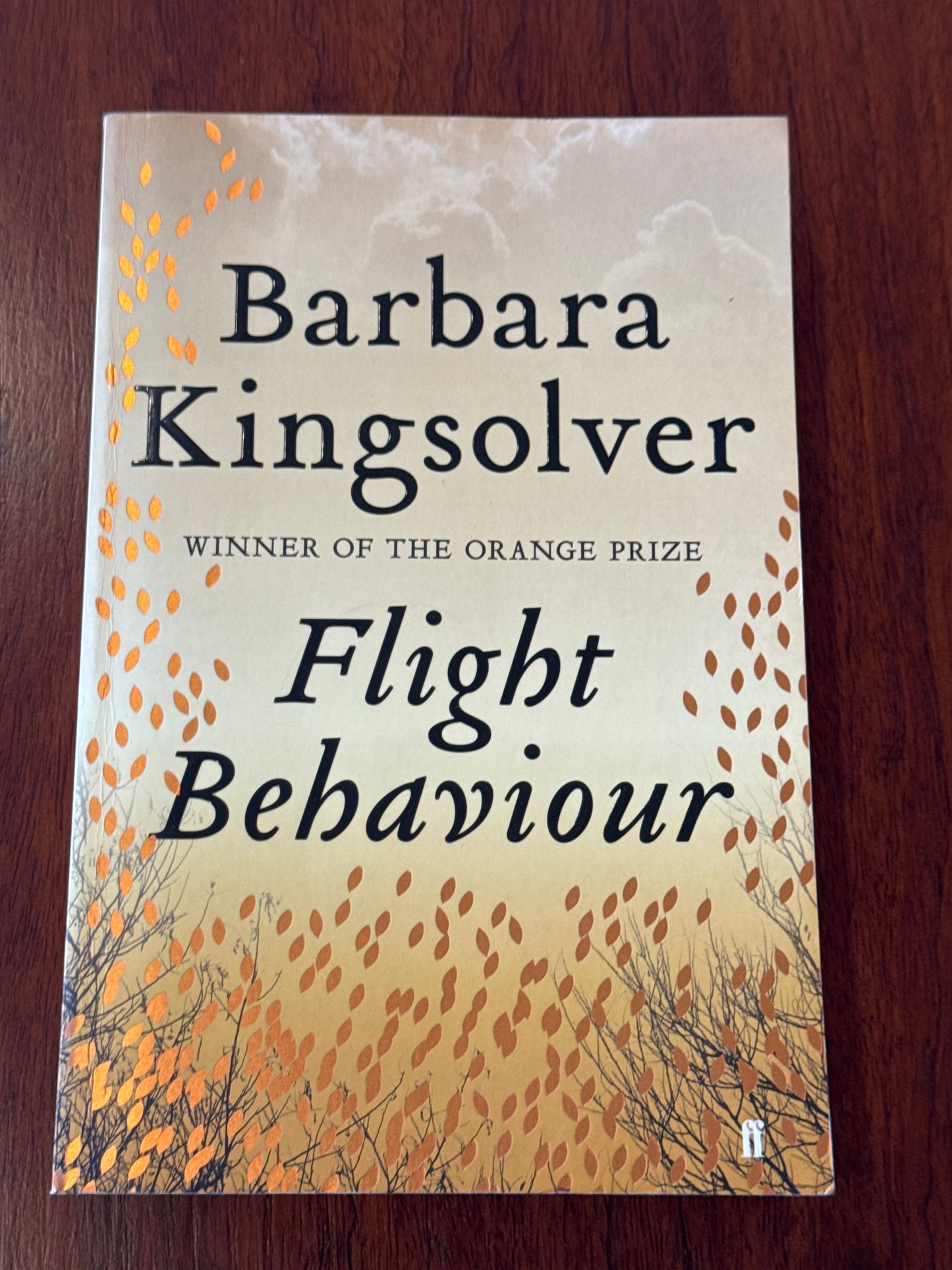 Flight behaviour. Barbara Kingsolver. 2012.