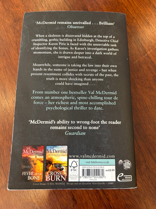 Skeleton road. Val McDermid. 2015.