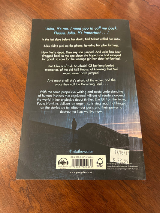 Into the water. Paula Hawkins. 2017.