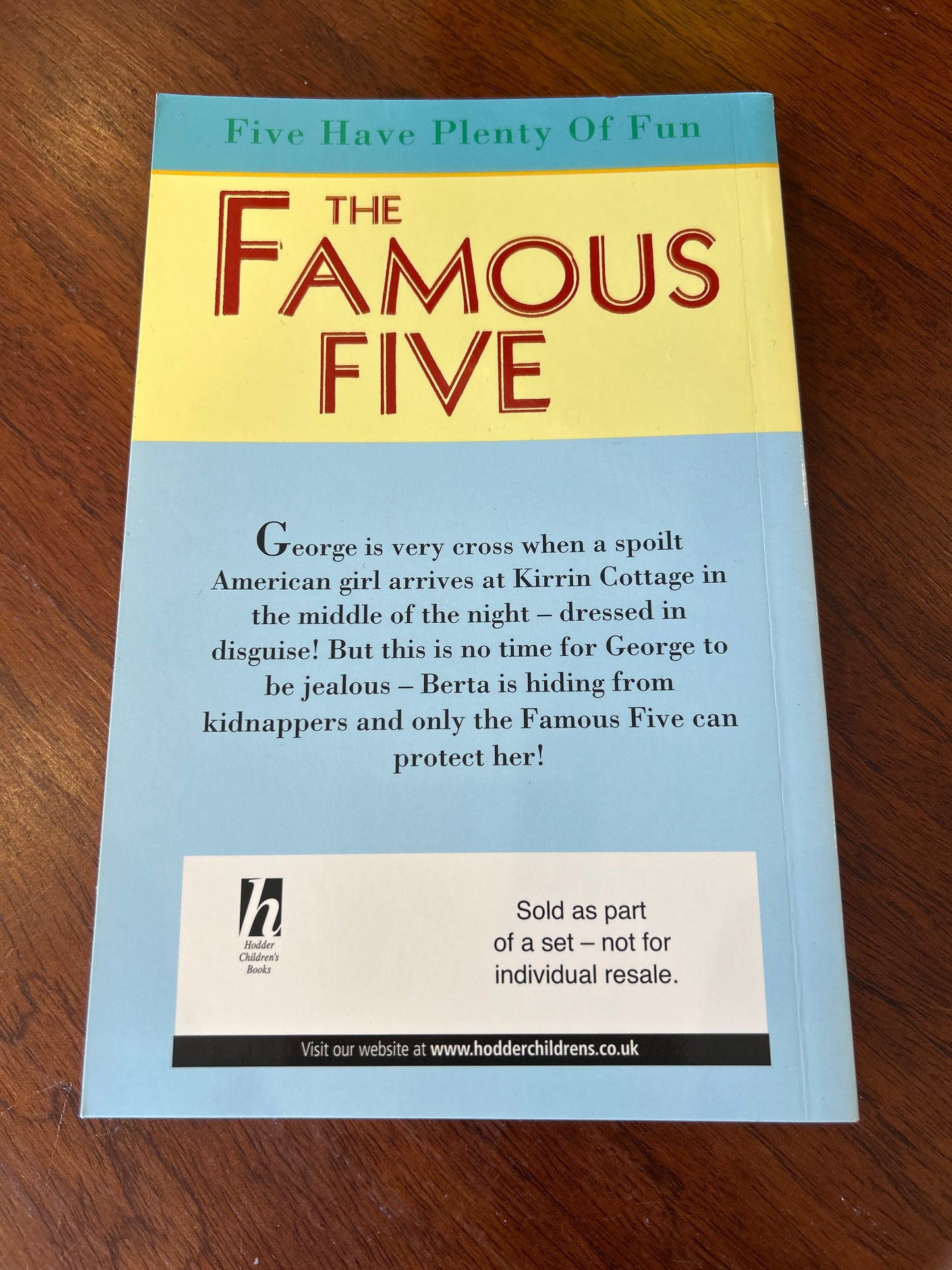 Five have plenty of fun. Enid Blyton. 1997.