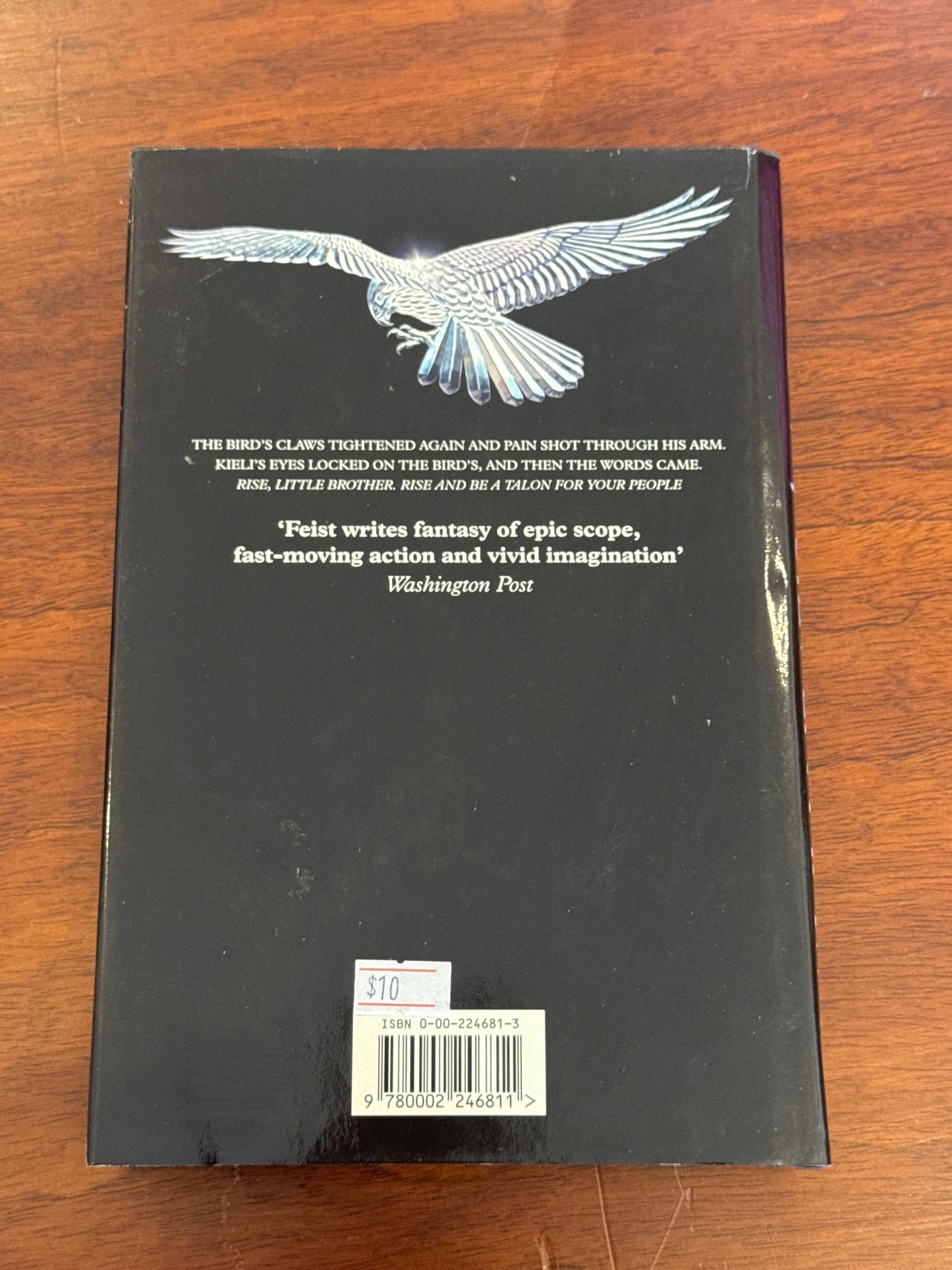Talon of the Silver Hawk. Raymond Feist. 2002.