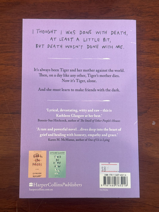 How to make friends with the dark. Kathleen Glasgow. 2022.